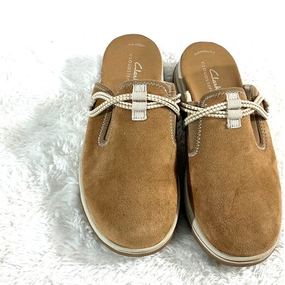 Clarks Cloudsteppers Suede Beige Mule Slip On Size 6 Womens Excellent - Picture 2 of 7